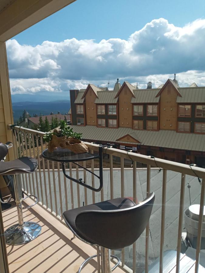 Village Center 2 Bedroom Condo Big White Ski Resort Exterior foto