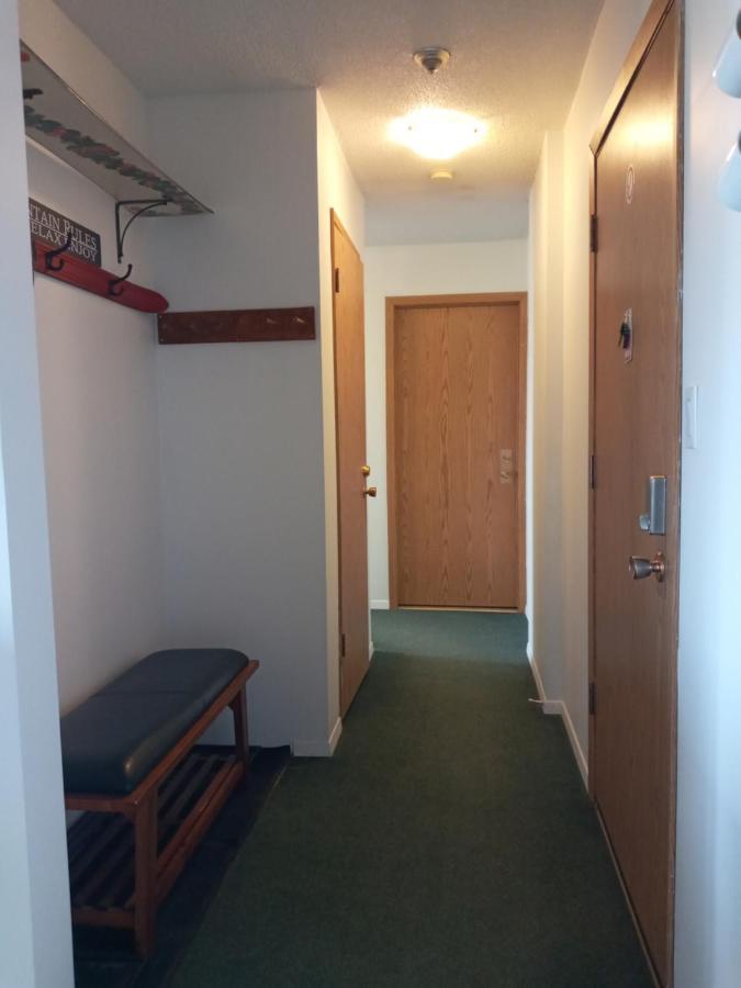 Village Center 2 Bedroom Condo Big White Ski Resort Exterior foto
