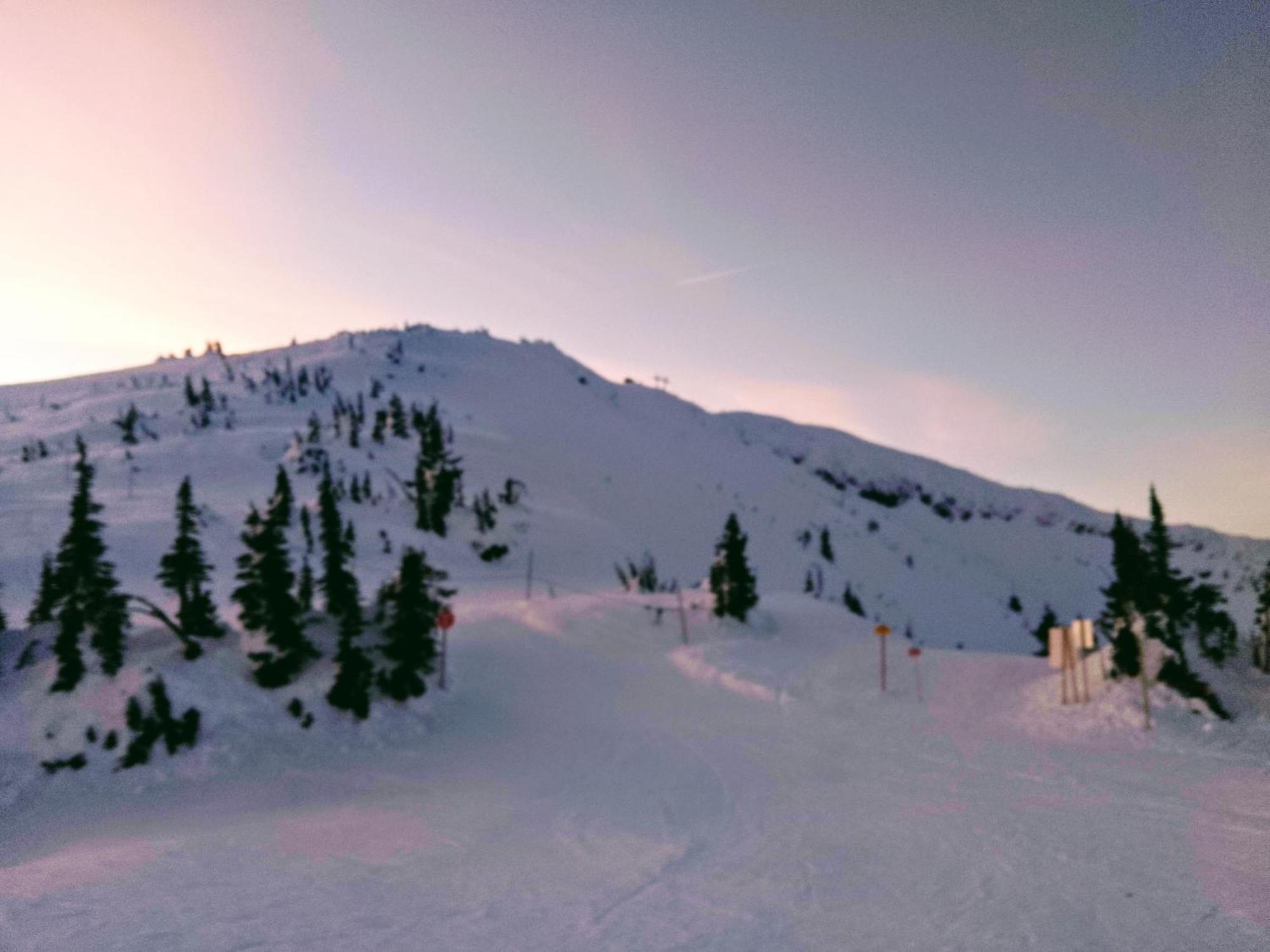 Village Center 2 Bedroom Condo Big White Ski Resort Exterior foto