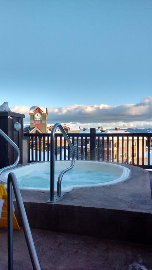 Village Center 2 Bedroom Condo Big White Ski Resort Exterior foto